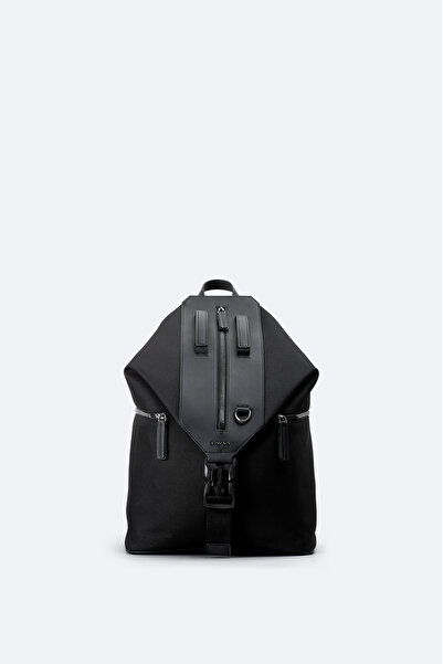 Avva Men's Black Zippered Backpack A42Y9111