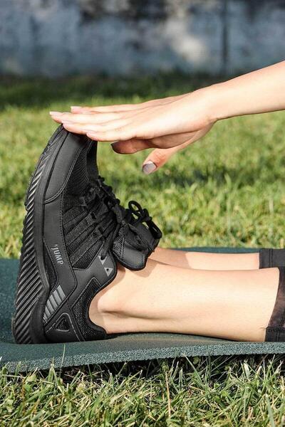 Jump Women's Lace-Up Sports Shoes 24866