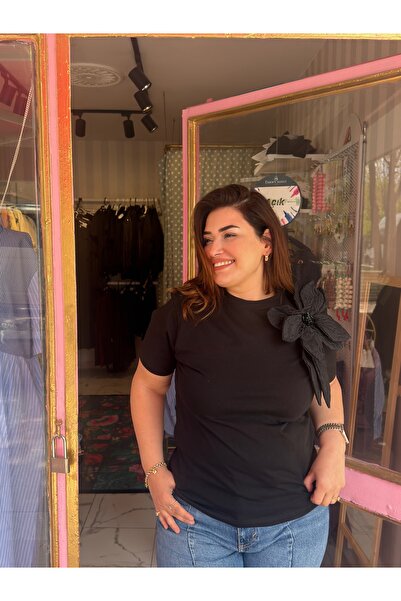 Store Büyük Beden Çiçek Detaylı Tişört 48 Bedene Kadar