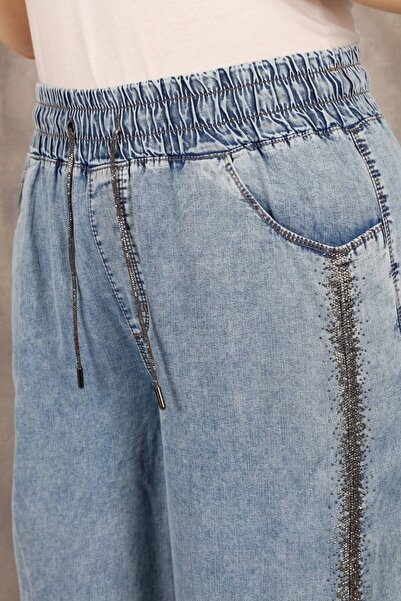Generic Brand Plus Size Elastic Waist, Lace-Up, Side Stone Stripe Detail, Flo...