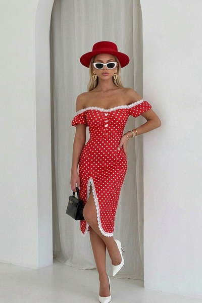 Vavelsa Rochie midi cu umeri goi, cu buline și șliț