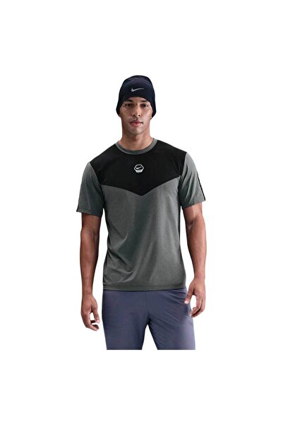 Nike Bărbați& # x27;s Tricou sport cu mânecă scurtă Club Dri-FIT S
