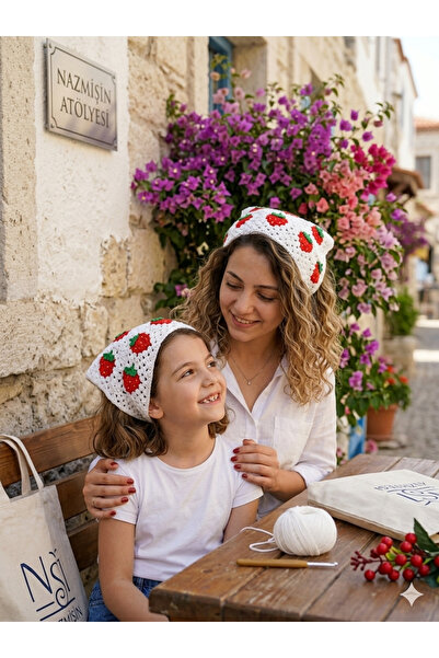 El yapım Megahan Boutique Mother Daughter Combination Strawberry Knitted Band...