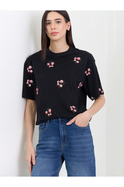 Styli Black Oversized Dark Bunch Floral 100% Cotton T- Shirt