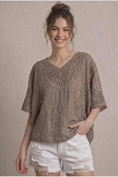 Neden Tekstil V-Neck Lace Detailed Bohemian Bat Sleeve Blouse