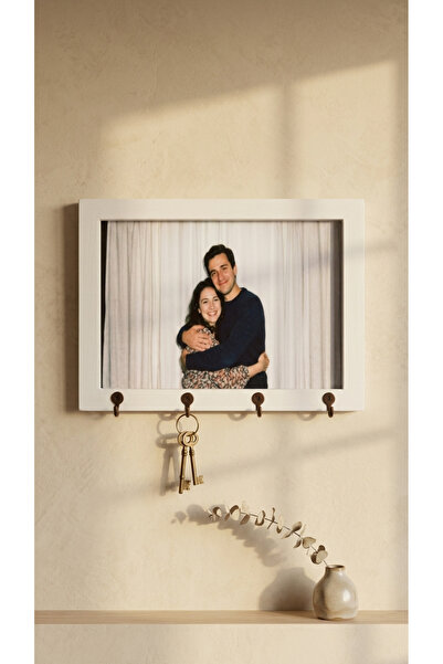 Sapphireworks Kişiye Özel Fotoğraflı Beyaz Ahşap Çerçeveli Anahtarlık Askısı ...
