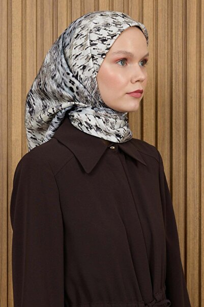 Pierre Cardin وشاح حريري - ربيع وصيف 2026 - 9020230-311 - سورا