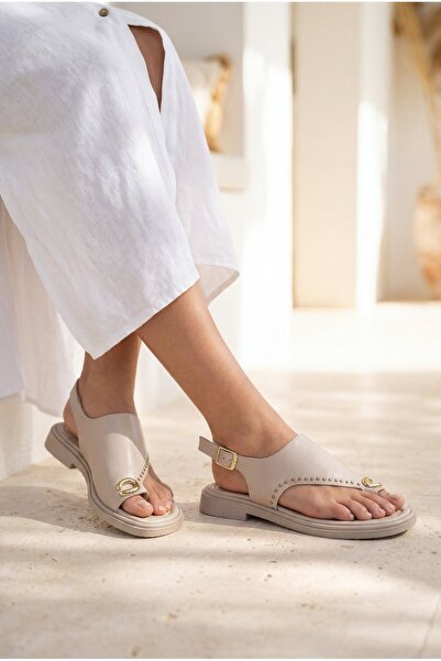 Shoebuo Γυναικεία Premium Σανδάλια με Λεπτομέρεια Πόρπης και Καρφιτσώματα στα...