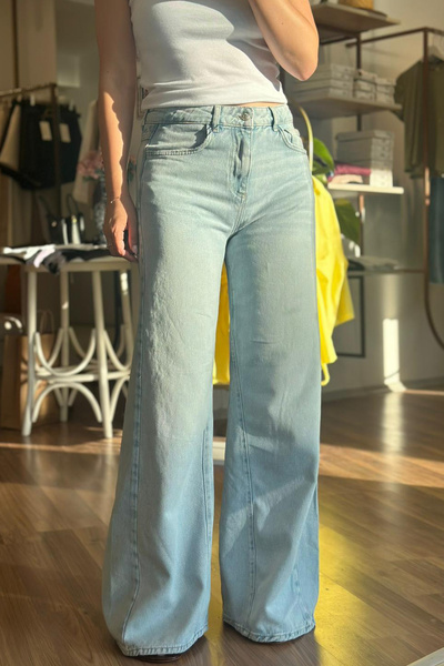 Unique Boutique Blue Mid Waist Baggy Jean