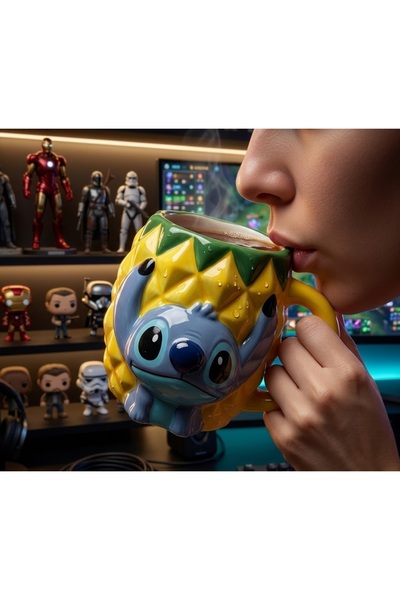Kuzey Tacı Sevimli Stitch Tasarımlı Porselen Kupa |3D Figürlü Ananas Temalı K...