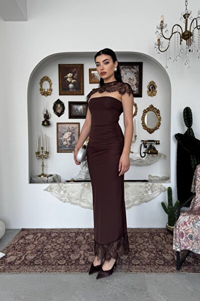 Caddebostan Moda فستان ميدي بدون حمالات مع تفاصيل من الدانتيل على الكتف، فستا...