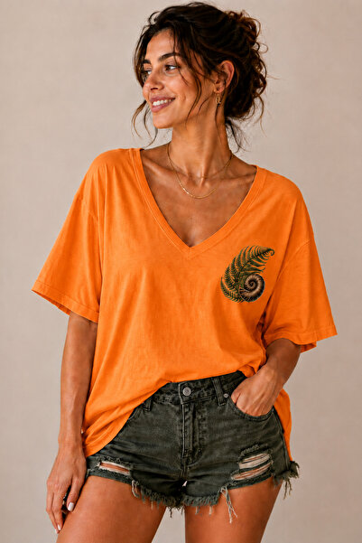 ArtYus Leaf and Snail Printed V-Neck Casual Unisex Oversize T-Shirt - Cotton ...
