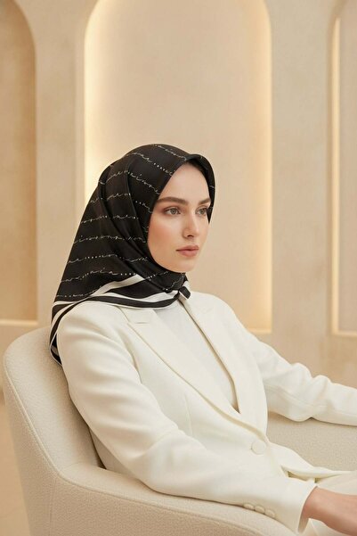 Vissona %100 Twill İpek El Yazısı Desenli 90x90 Eşarp Dikim Şekli : El Dikişi