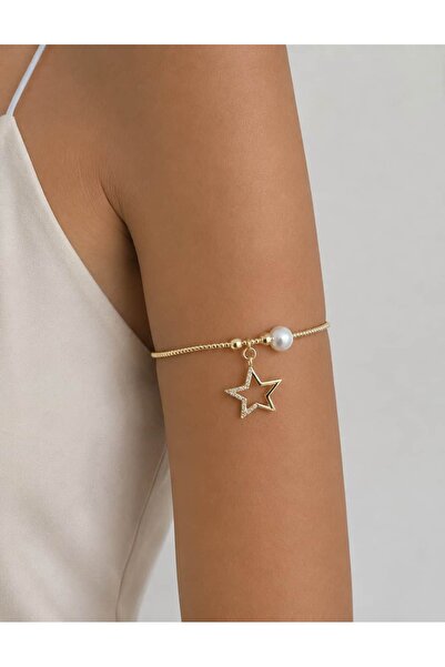 Jerie Gold Star and Pearl Detail Pazu Bracelet