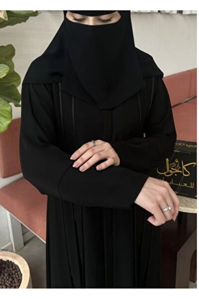 DEAL ABAYA عباية إلهام من متجر (DEAL ABAYA)بقماش لمار بقصة نصف كلوش – عباية سوداء فخمة بتصميم ناعم وانسيابية راقية