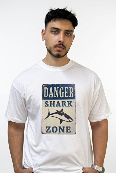 Anetos تي شيرت أبيض كبير الحجم مطبوع بتصميم Shark Zone