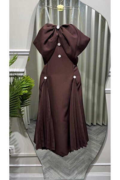 Kurtah Luxurious Midi Dress with Draped Cape and Side Pleats