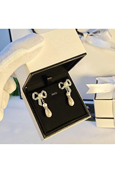 Glamour Galore Luxury Women's Earrings with Accessories