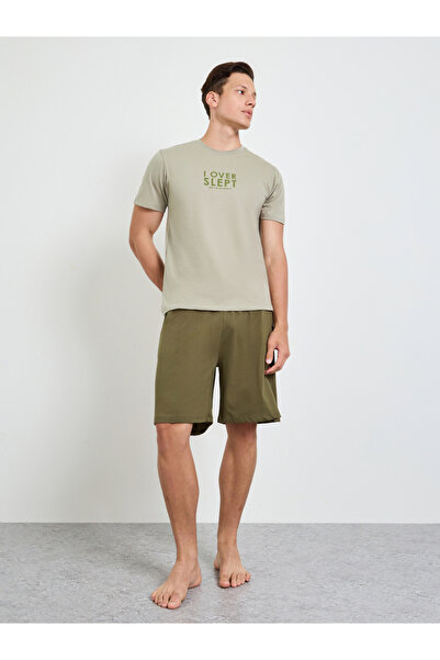 Styli Men Minimal Print Short Sleeve T-Shirt and Shorts Set
