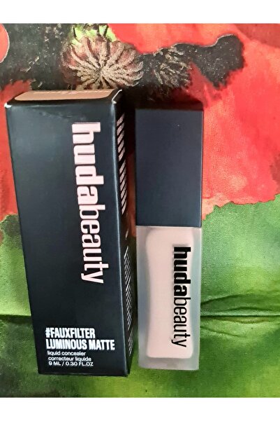 Huda Beauty Διορθωτικό Lumos Ματ