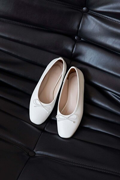 STRASWANS Galo Women's Bow Detail Leather Ballerinas White