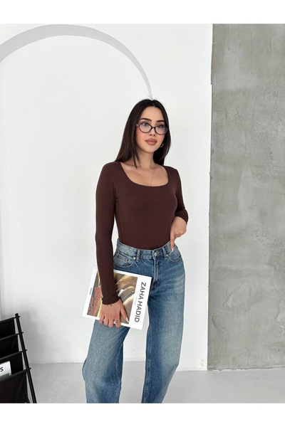 Jöns Butik Women's Basic Athlete Long Sleeve Open Collar Stretch Fabric Slim Fit