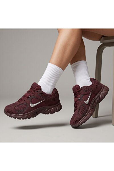 Nike V5 Rnr Women's Burgundy Sneaker Sportie (Narrow Fit)