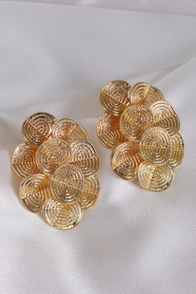 Süspüs Accessories أقراط الأوربت الذهبية