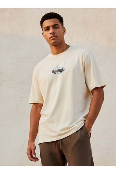 FAV Men Regular Fit Crew Neck Short Sleeve Printed T-shirt