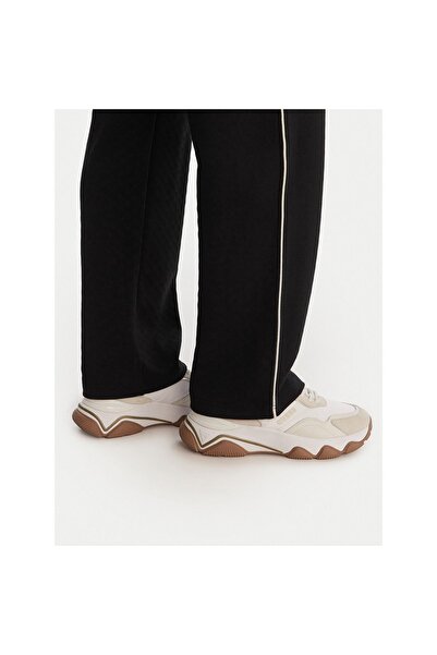 Guess Pantaloni de trening pentru femei V6GB16K4777 Negru