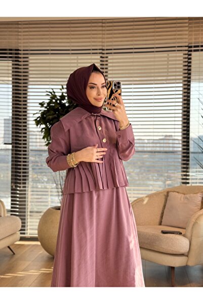 ALANURMODA 7457 طقم تنورة ذهبية مطوية بأزرار بلون البرقوق