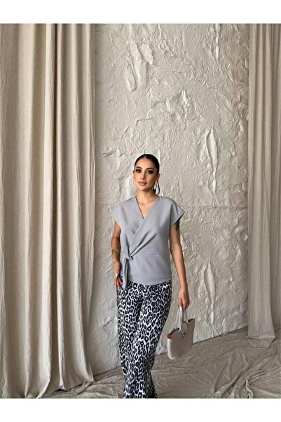 Livizmir Moda YANDAN TIE تفاصيل بلا أكمام - رمادي