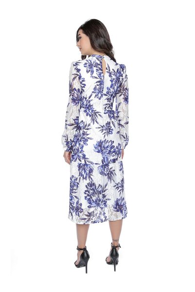 Miss One Rochie albă din dantelă cu flori albastre