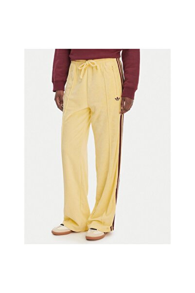 adidas Pantaloni de trening pentru femei KQ6662 Galben