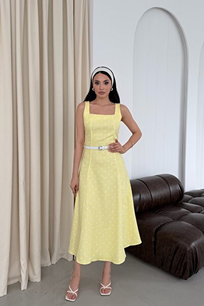 Serica Moda Rochie galbenă cu guler pătrat și curea cu buline