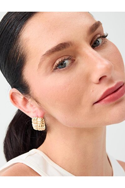 Jimmy Key Gold Color Square Shaped Shiny Modern Earrings