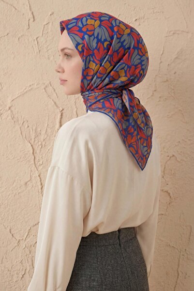 Silk Home وشاح ناعم بنقشة الزهور باللون الأزرق 90x90