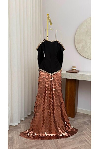 NUHAIRa Barbie Sleeve Evening Dress Embroidered with Hexagonal Sequins