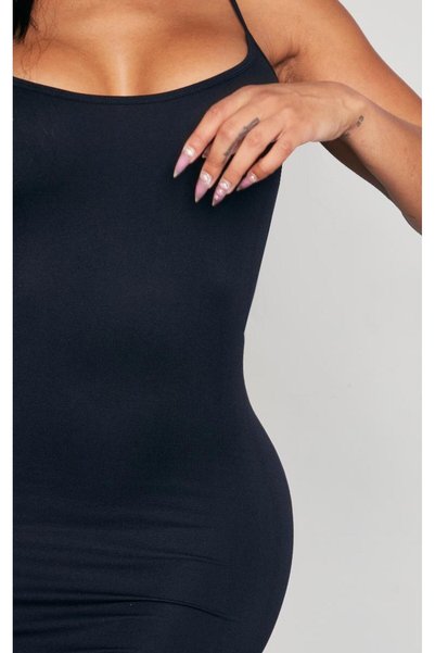 NO BRAND Rochie maxi neagră, netedă, mulată, cu bretele, Prettylittlething S