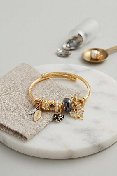 Inure Jewelry سوار بتصميم قلب أسود وفراشة