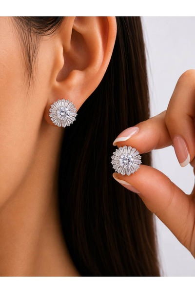BY YASİN TOPÇU Silver Renk Güneş Işıltısı Model Baget Taşlı Kadın Küpe