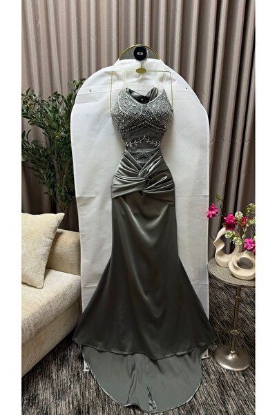 FASHION فستان سهرة ساتان فاخر بكورسيه مرصّع بالكريستال وزمّة خصر ساحرة متوفر ...