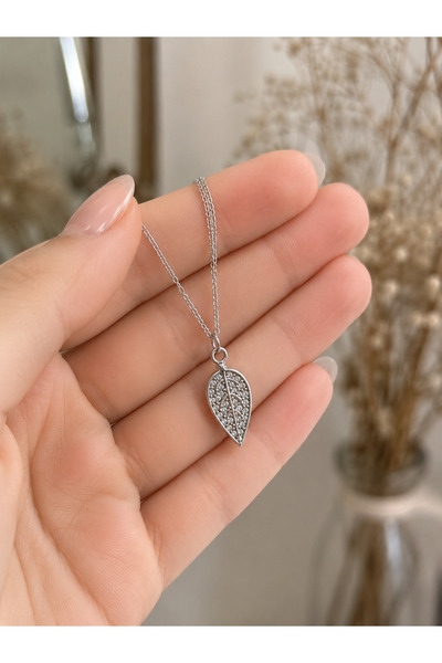 TROYAZEND Leaf Figured Sparkling Steel Women's Necklace That Does Not Tarnish or Rust