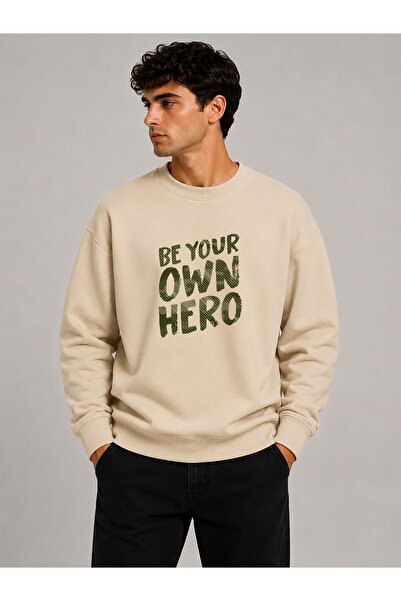 herkesemoda Hero Print Detailed Crew Neck 2 Thread Sweatshirt