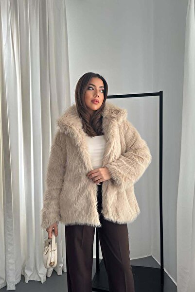 Moda Days سترة نسائية من الفرو الصناعي باللون البيج مع ياقة من الفرو وأكمام ط...