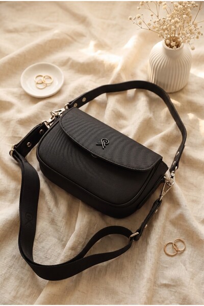 Modamorfo Box Bag with Woven Straps and Lid - Black