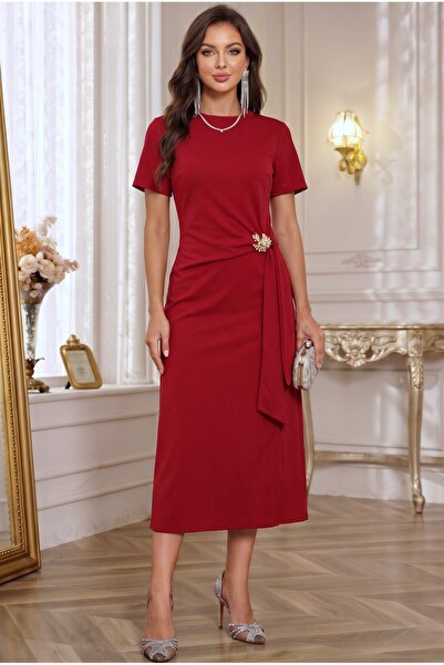 ALFUDO Moda Collection Kadın Bordo Drapeli Gold Broş Detaylı Midi Boy Abiye M...