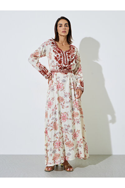 Amirah By Styli Off White Floral Maxi Jalabiya with Dori Embroidery