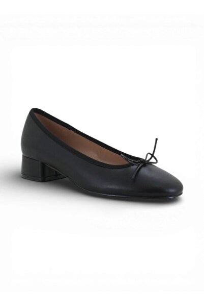 BATA Classic Low Heel Dress Shoes