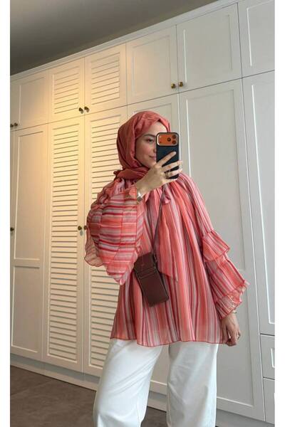 manana fashion بلوزة صيفية مبطنة بأكمام مزينة بالفولان وشال من الشيفون